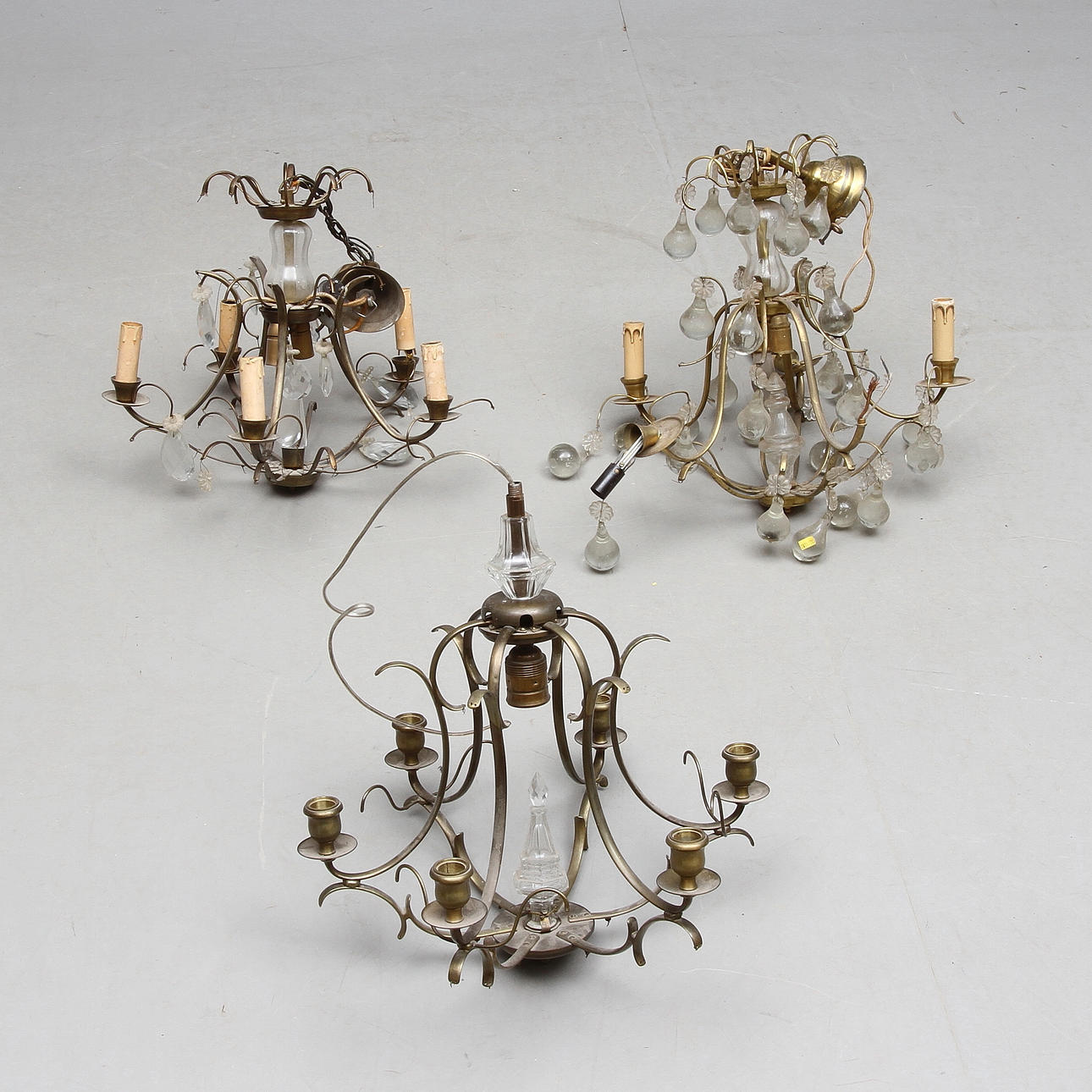 LJUSKRONOR, 3 st, renoveringsobjekt, 1900-tal.