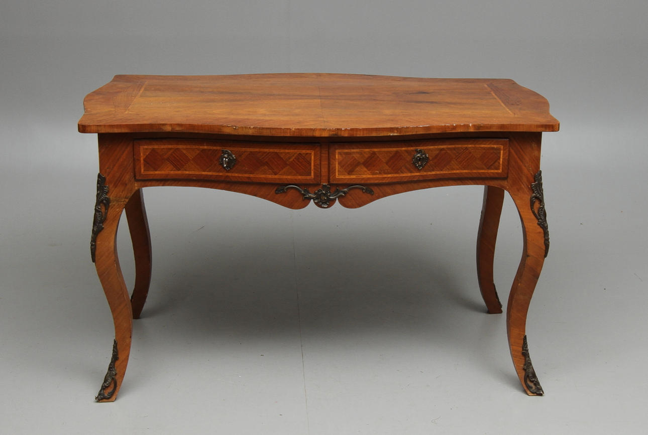 SKRIVBORD, rokokostil, 1900-tal.