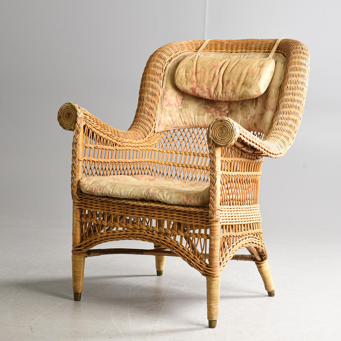 KORGSTOL, Maple & Co, 1900-talets andra hälft.