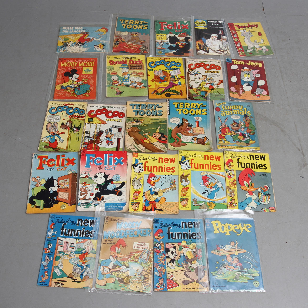 SERIETIDNINGAR, 24 st, bla Donald Duck Voodoo Hoodoo 238 (1949), Mickey Mouse The Missing Key nr. 361.