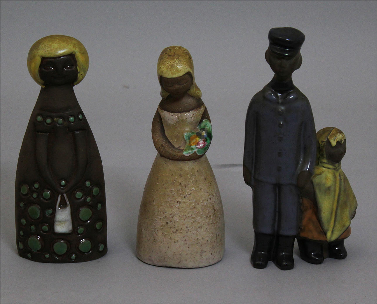 Figuriner (3), keramik, Bl a Jie Keramik. Design Bourelius.