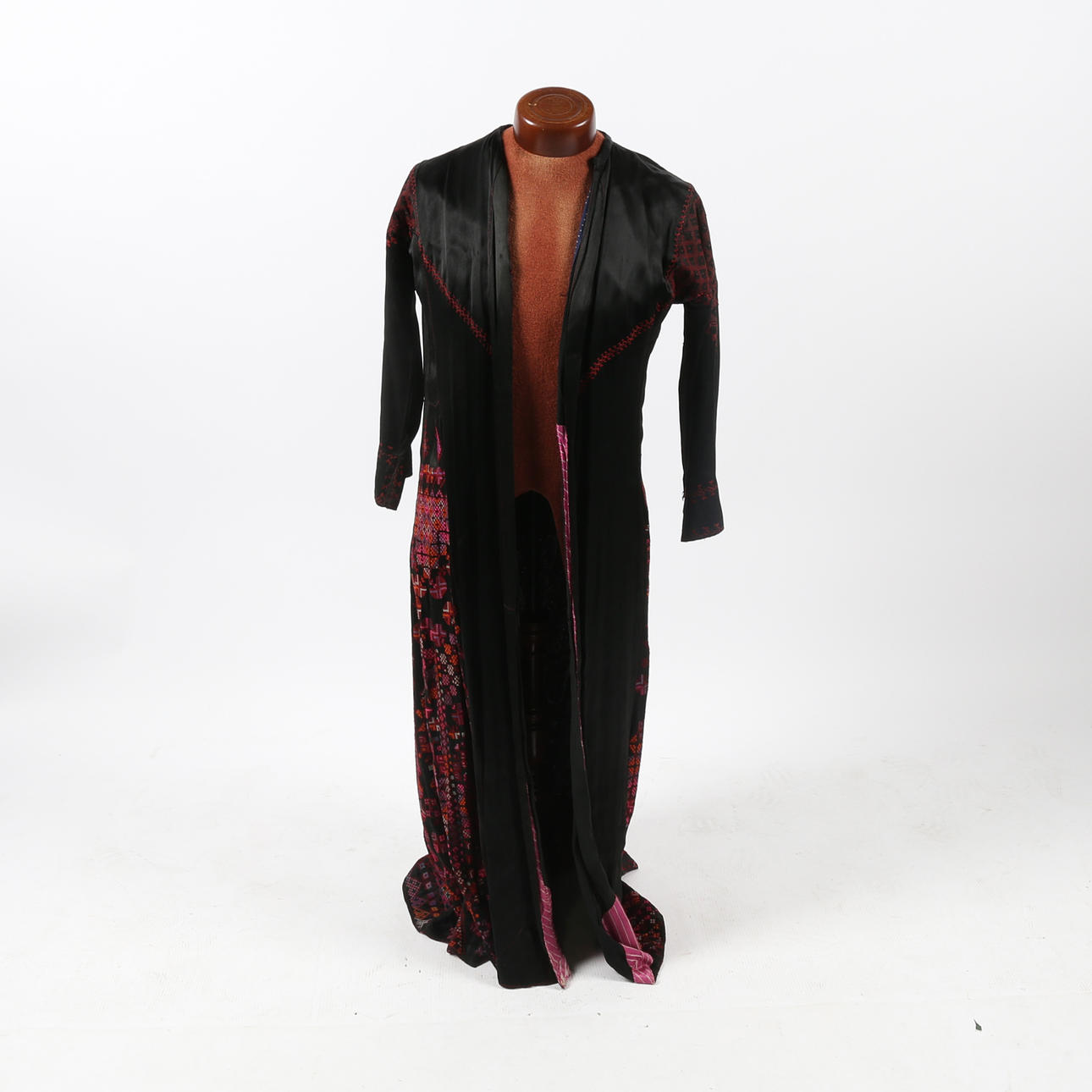 BRÖLLOPSJACKA, BRODERAD SYRISK 1900-TAL.