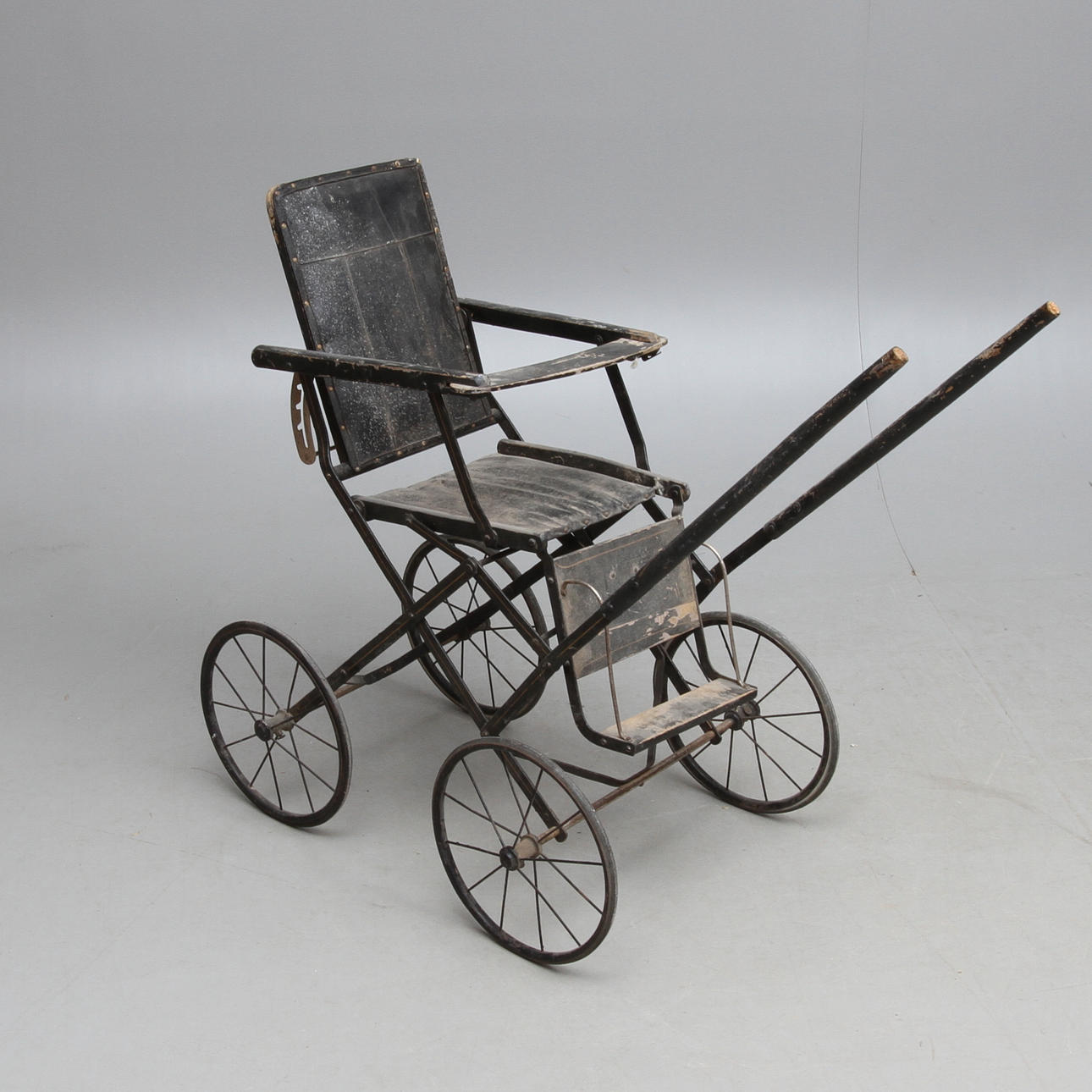 BARNVAGN, omkring sekelskiftet 1900.