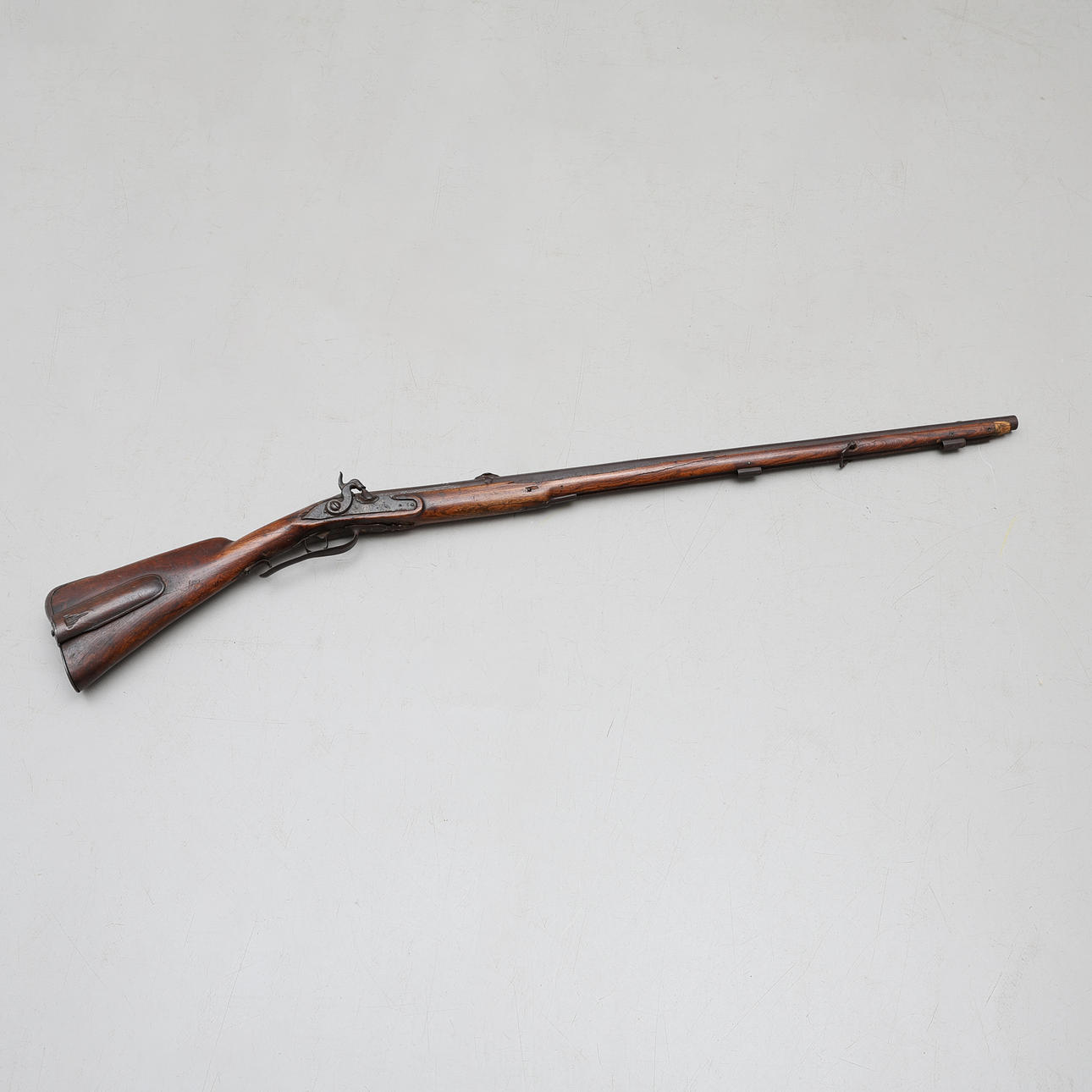 A CONVERTED FLINTLOCK RIFLE, LATE 18TH CENTURY.