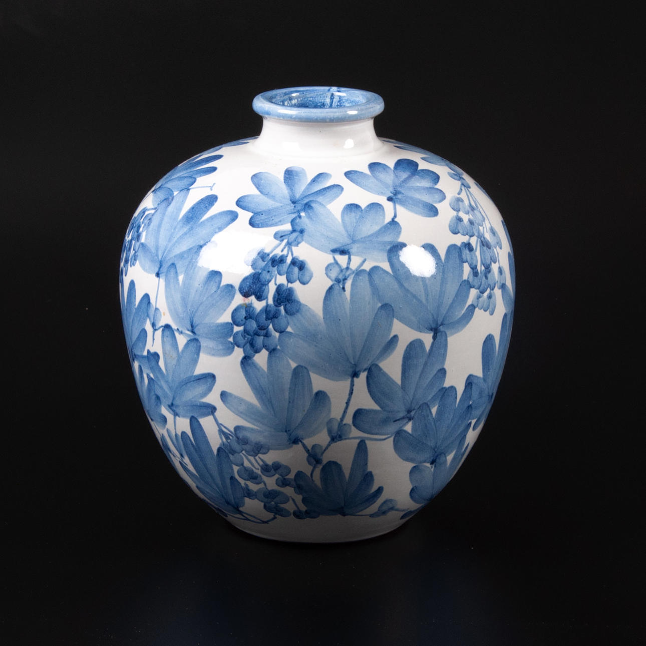 OLOF LARSON. VAS, LAHOLMSKERAMIK.