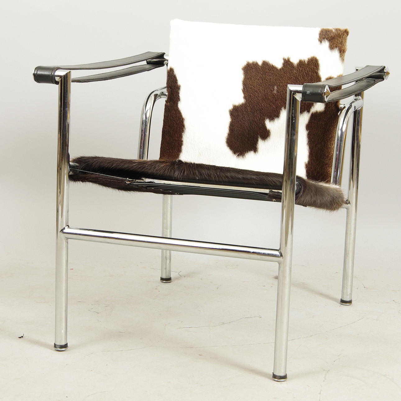 KARMSTOL, "LC-1", efter Le Corbusier.