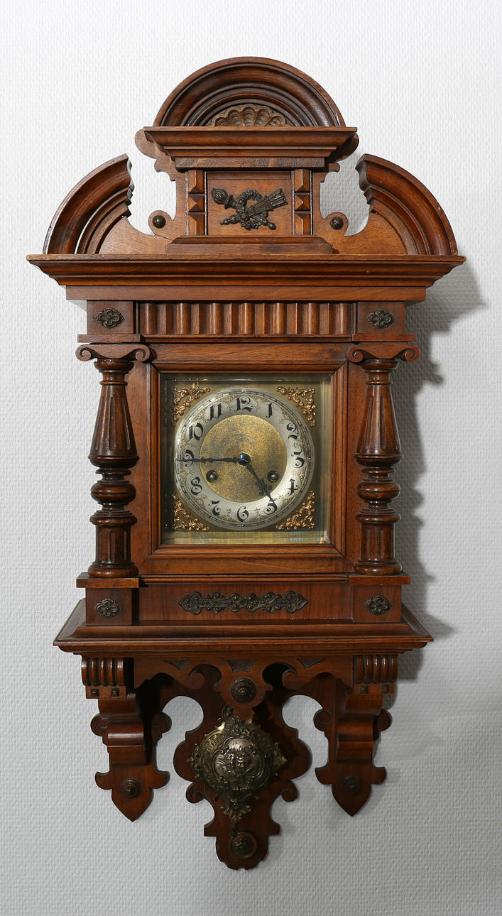 VÄGGUR, träfodral, nyrenässans, 1800-talets slut.