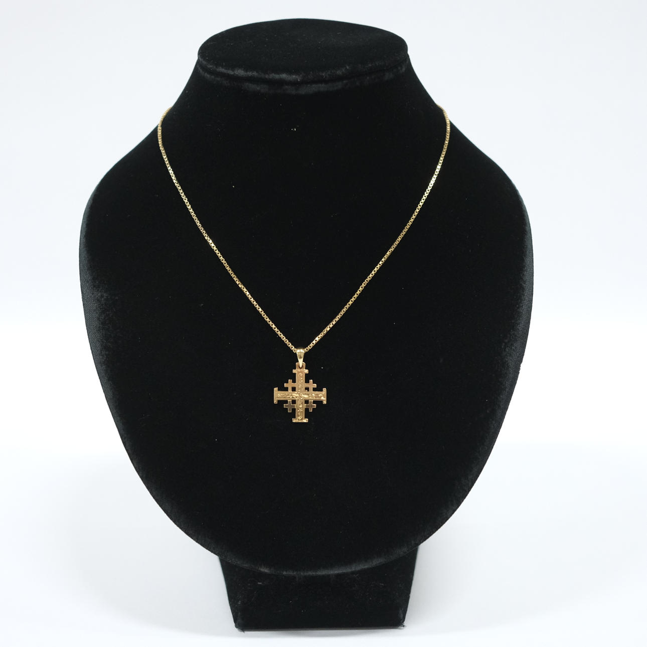 JERUSALEMKORS MED HALSKEDJA, 18K GULD.