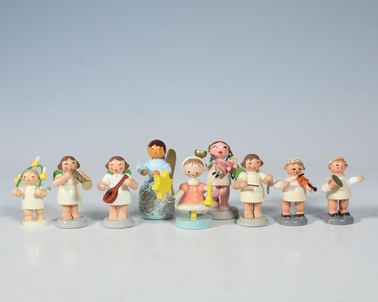 Konvolut Erzgebirge Figuren, Engel, 9-teilig.