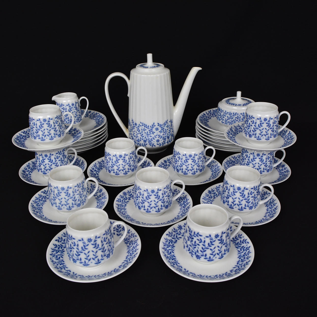 A 36-piece coffee set, “Veronica”, Rörstrand.