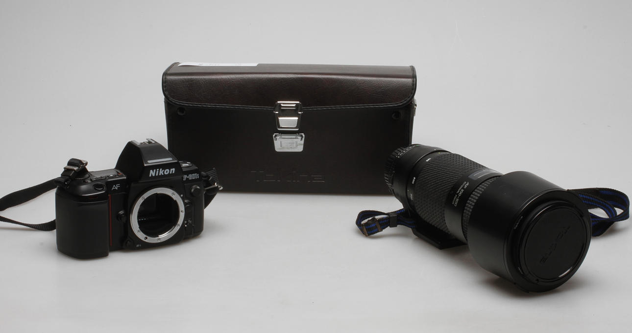 ANALOG SYSTEMKAMERA, F-801S, 1 teleobjektiv, Nikon, Tokina.