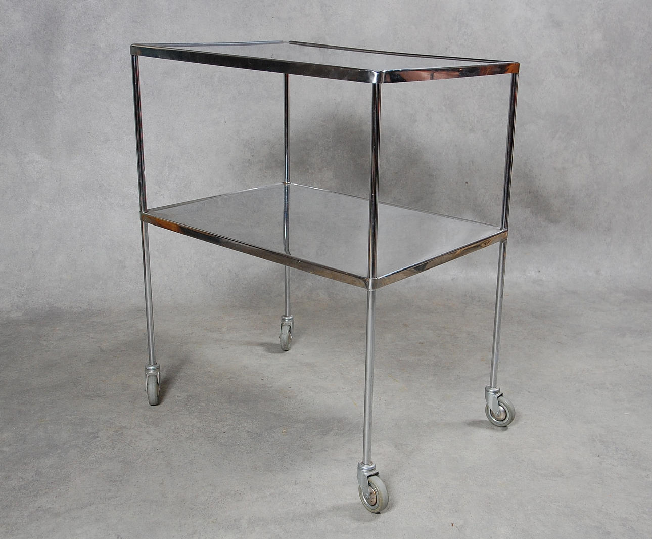 LÄKARBORD på hjul, 1900-tal.