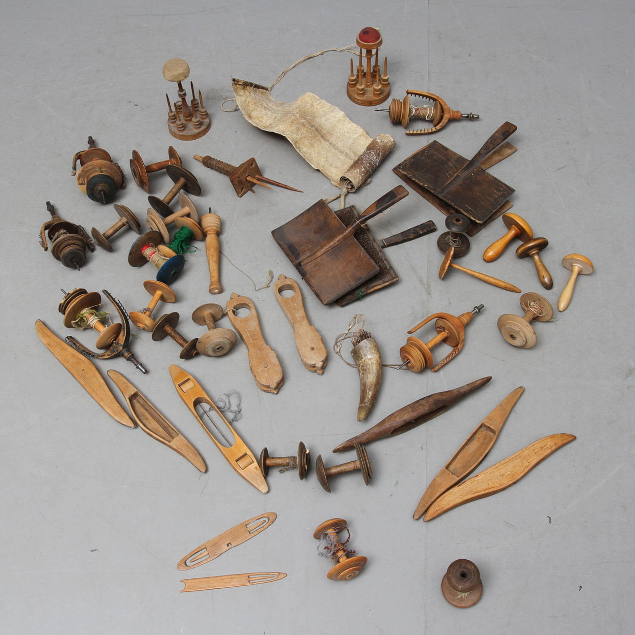 PARTI DIVERSE, tema Sömnad och hantverk, 1800/1900-tal.