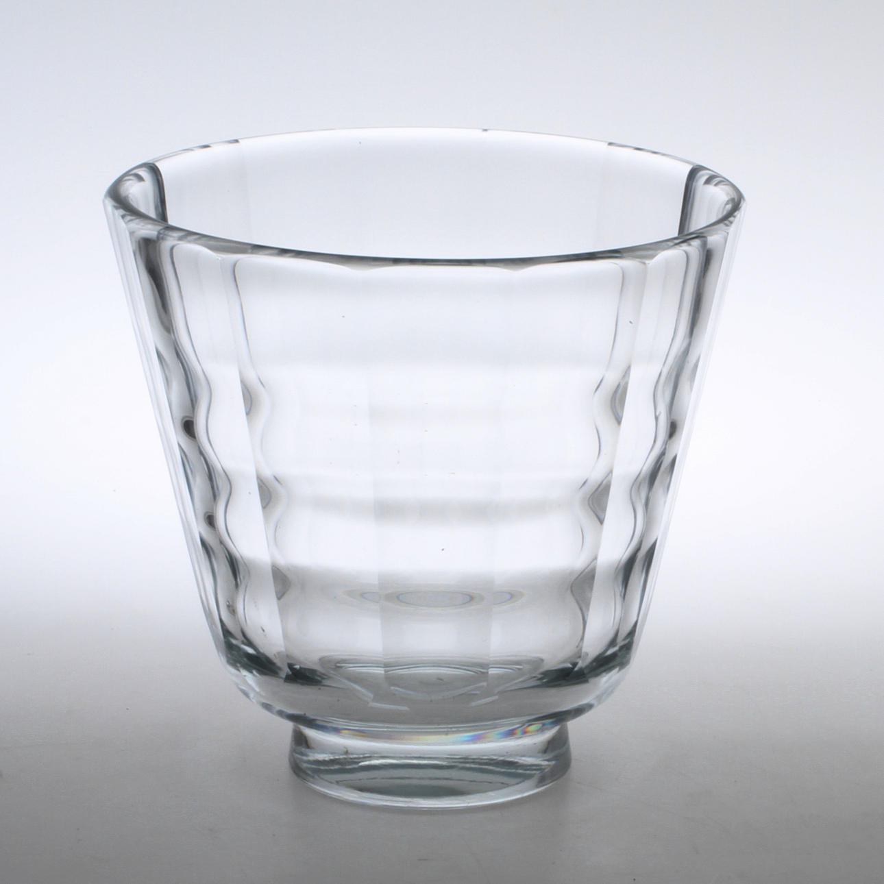 SKÅL. optikblåst, Simon Gate, Orrefors, 1900-talets första hälft.