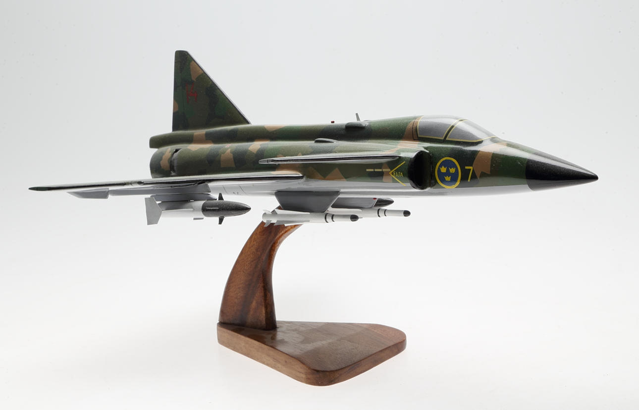 FLYGPLANSMODELL, trä, "JA 37 Viggen".