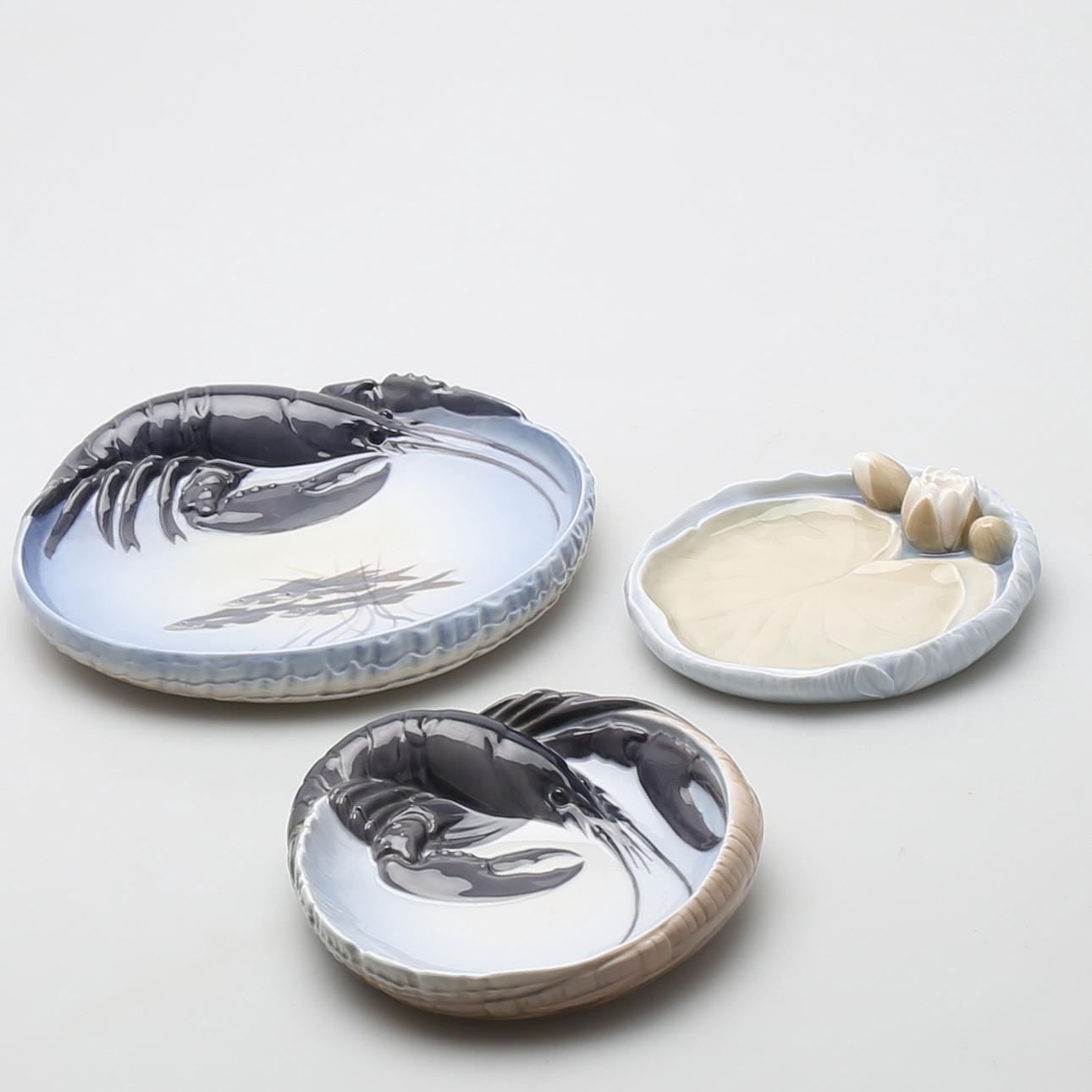 PRESENTERFAT, 3 st porslin. Royal Copenhagen och Bing & Gröndal, Danmark.