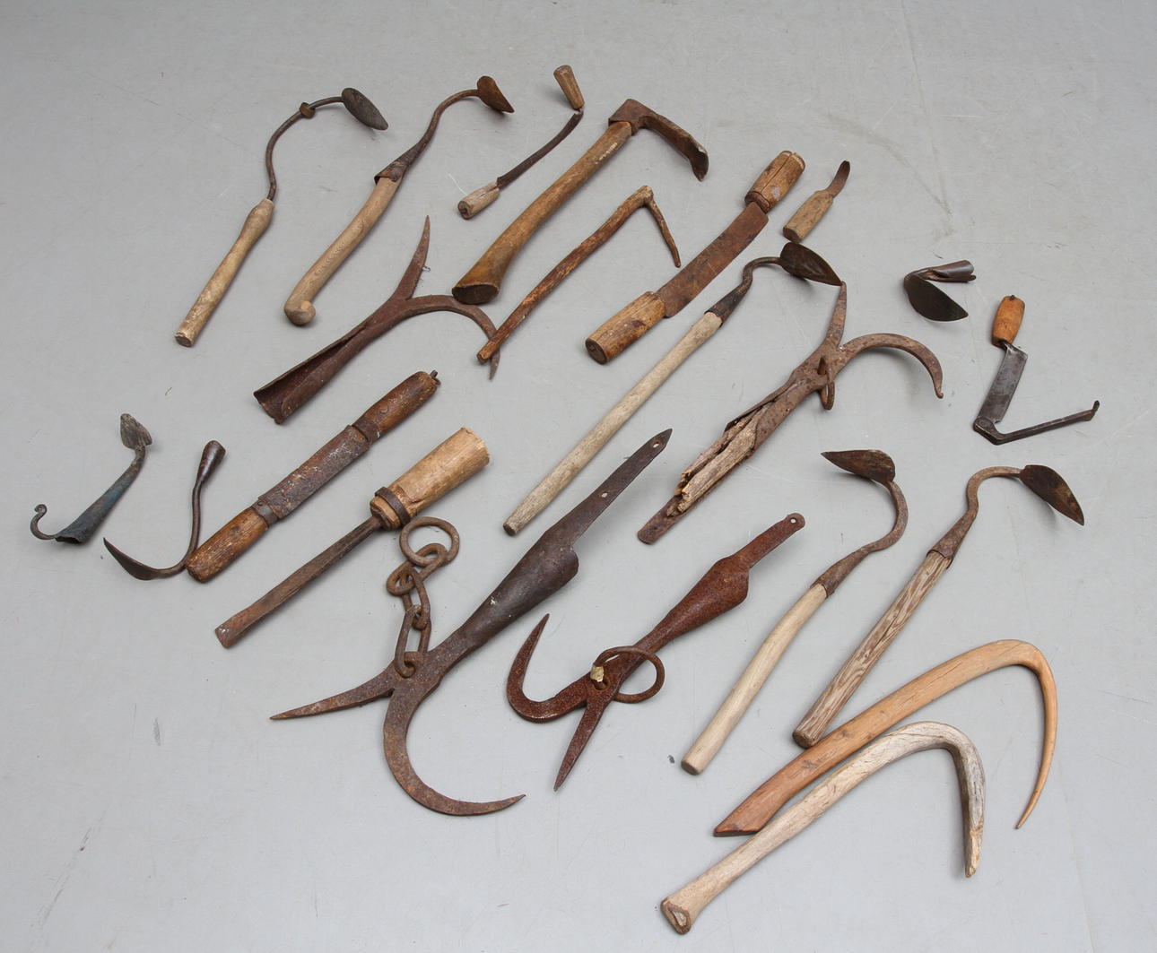 PARTI VERKTYG, allmoge, smidesarbeten, mestadels 1800-tal.