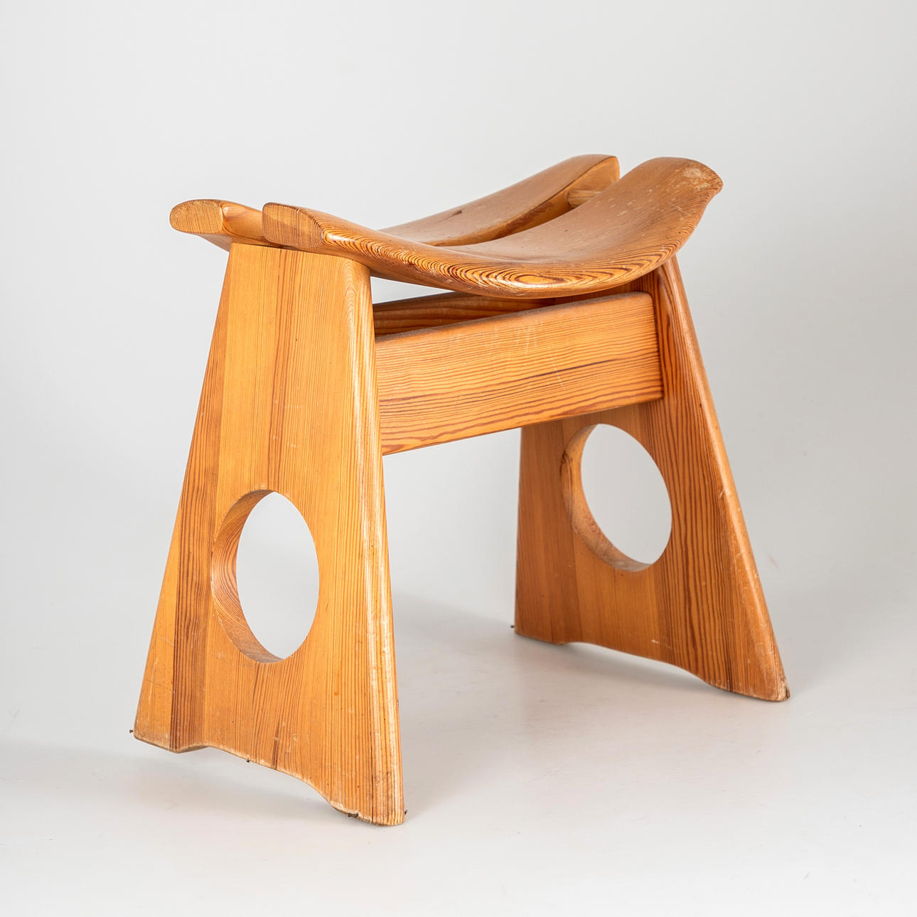 GILBERT MARKLUND. Höcker, Sverige omkring 1970.