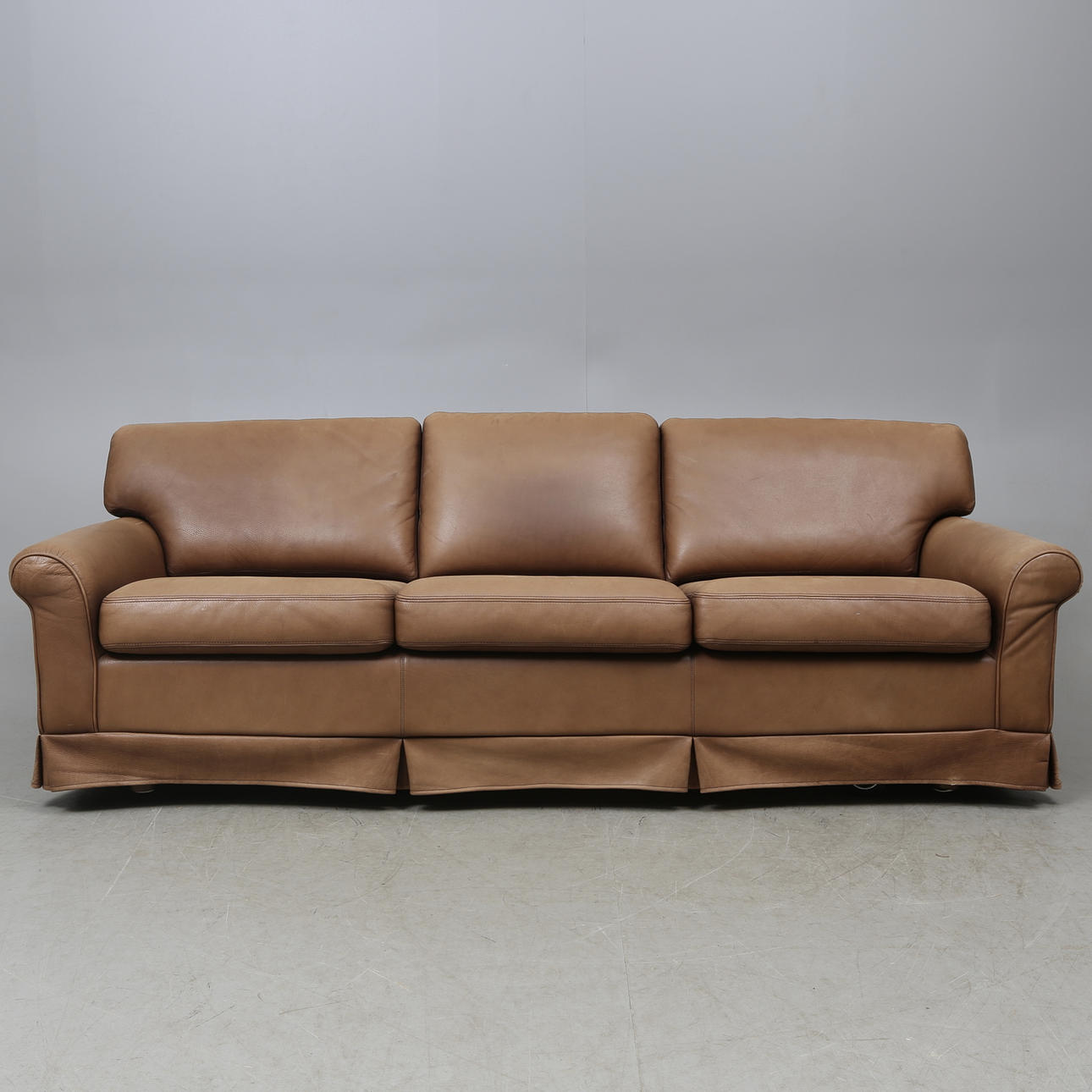 SOFFA, tresits, Dux, 1900-tal.