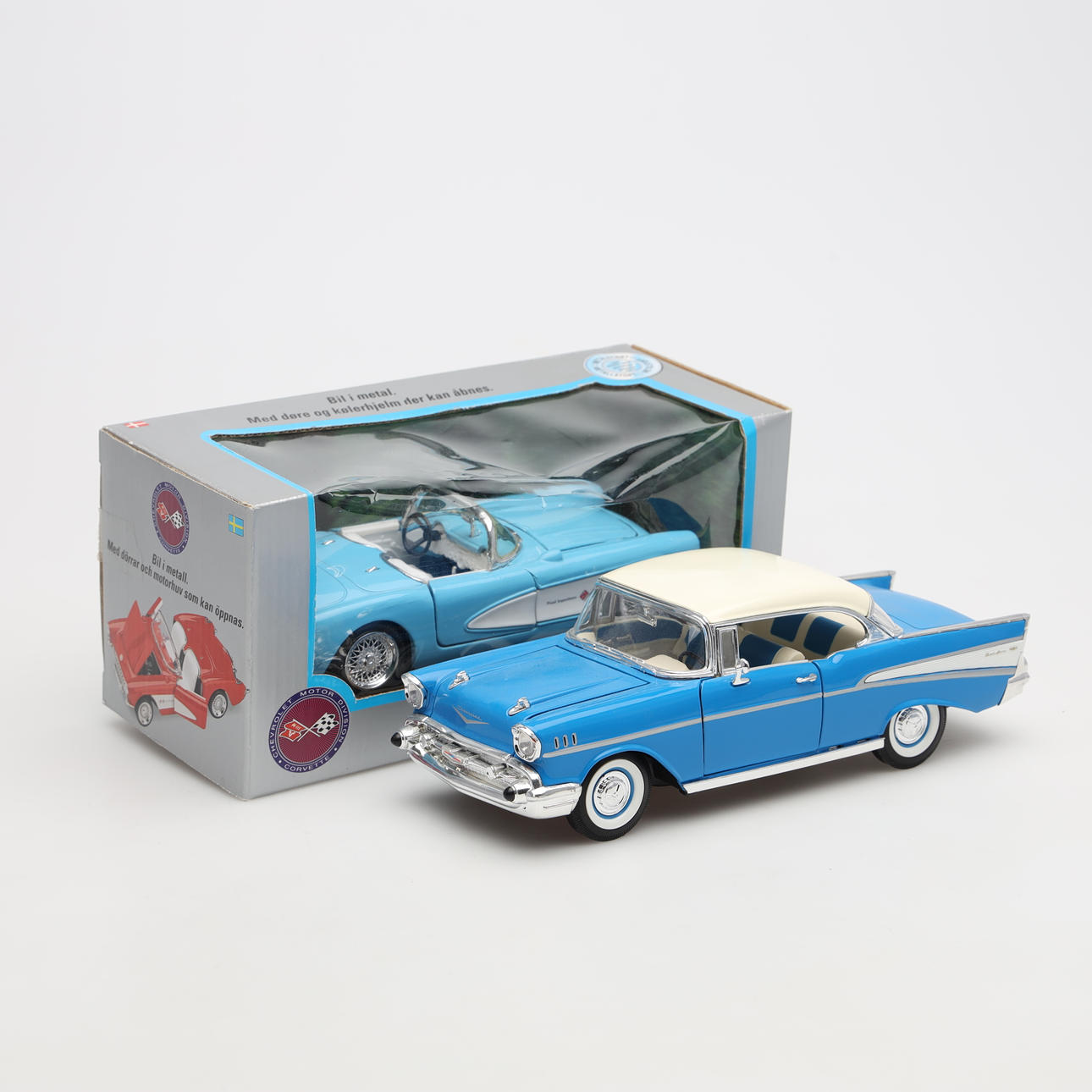 MODELLBILAR, 2 st, Chevrolet, 1:24.