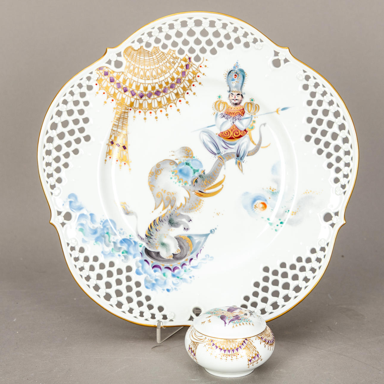 MEISSEN. Breakthrough plates and lid boxes from '1001 Nights