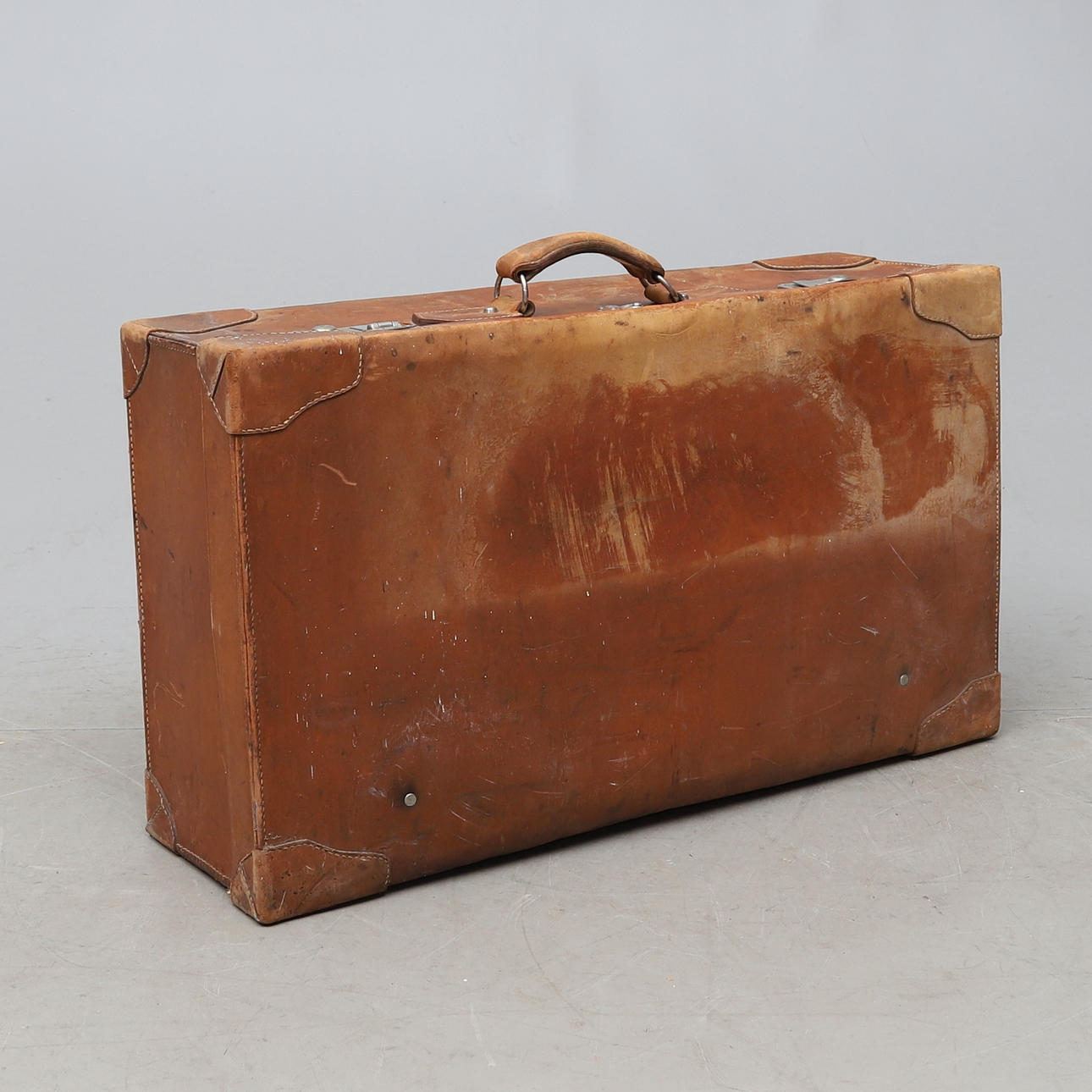 MATKALAUKKU, nahka, 1900-luku.