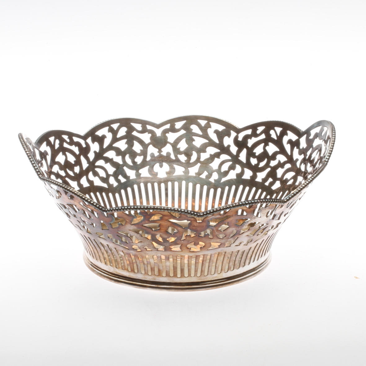 GALLERSKÅL, silver, 1900-tal, vikt ca. 297,6 gram.