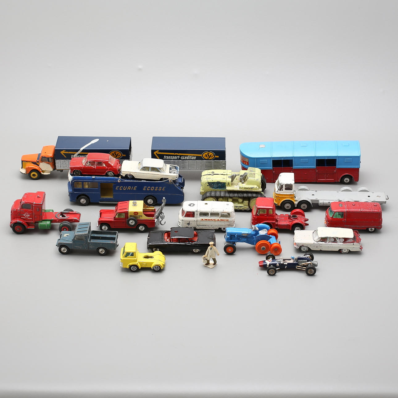 LEKSAKSBILAR, m.m, parti, bl.a Corgi, Dinky Supertoys, Tekno.