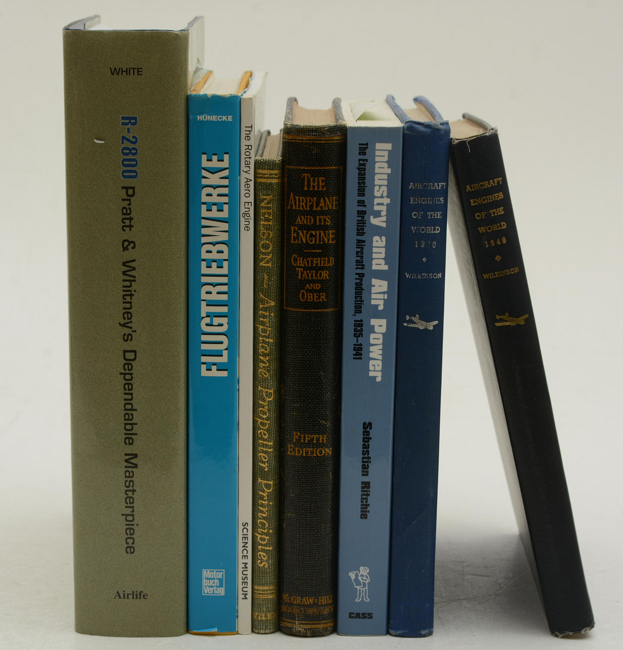 Bücher über Flugzeugtriebwerke. 8 Bände.