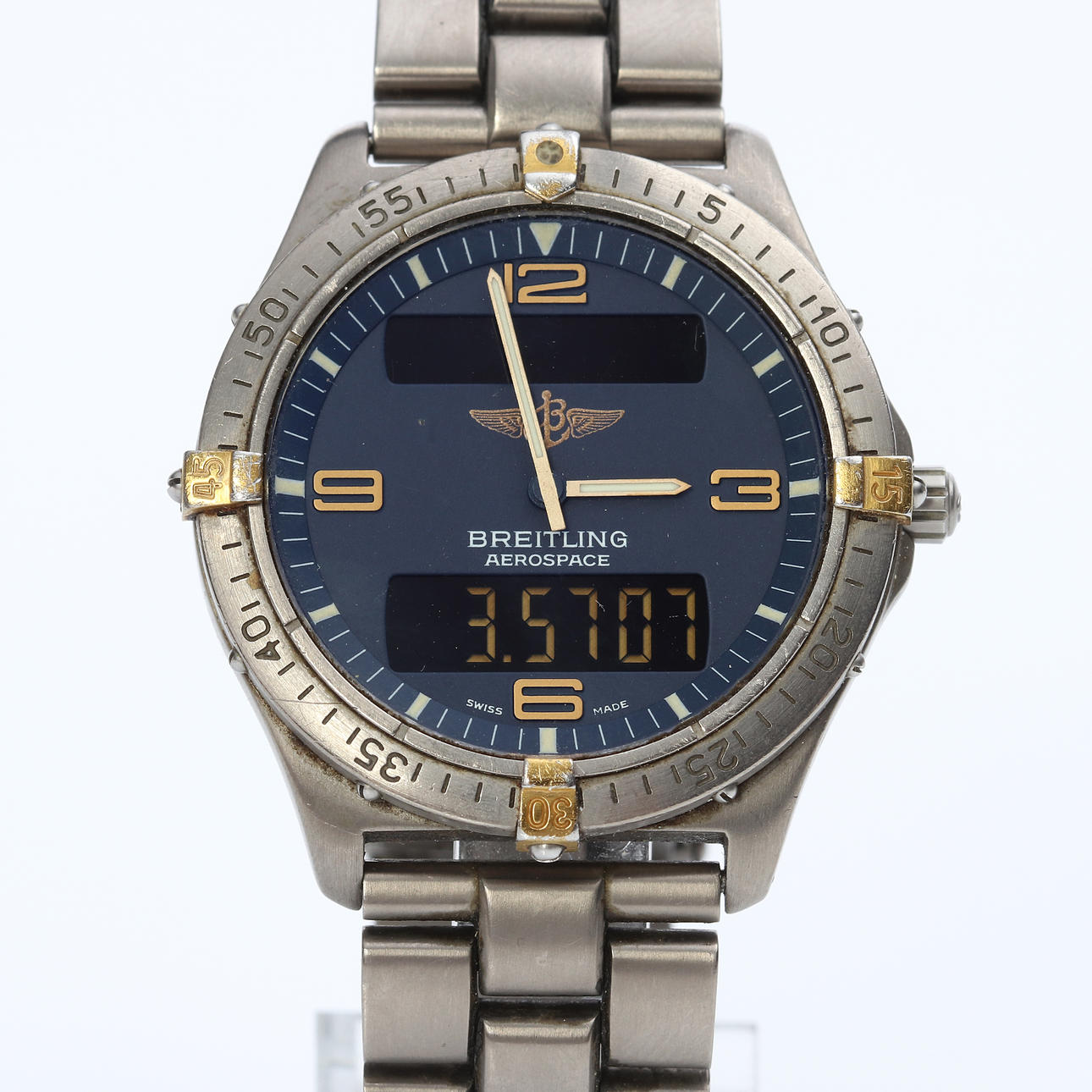 BREITLING AEROSPACE, ARMBANDSUR. Titan, quartz.