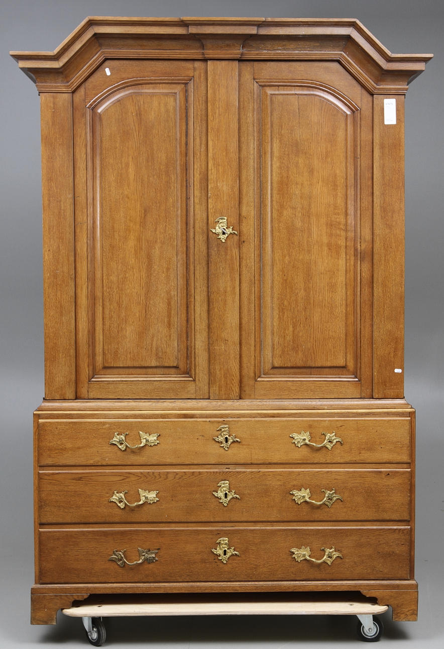 SKÅP, ek, 1700/1800 tal.