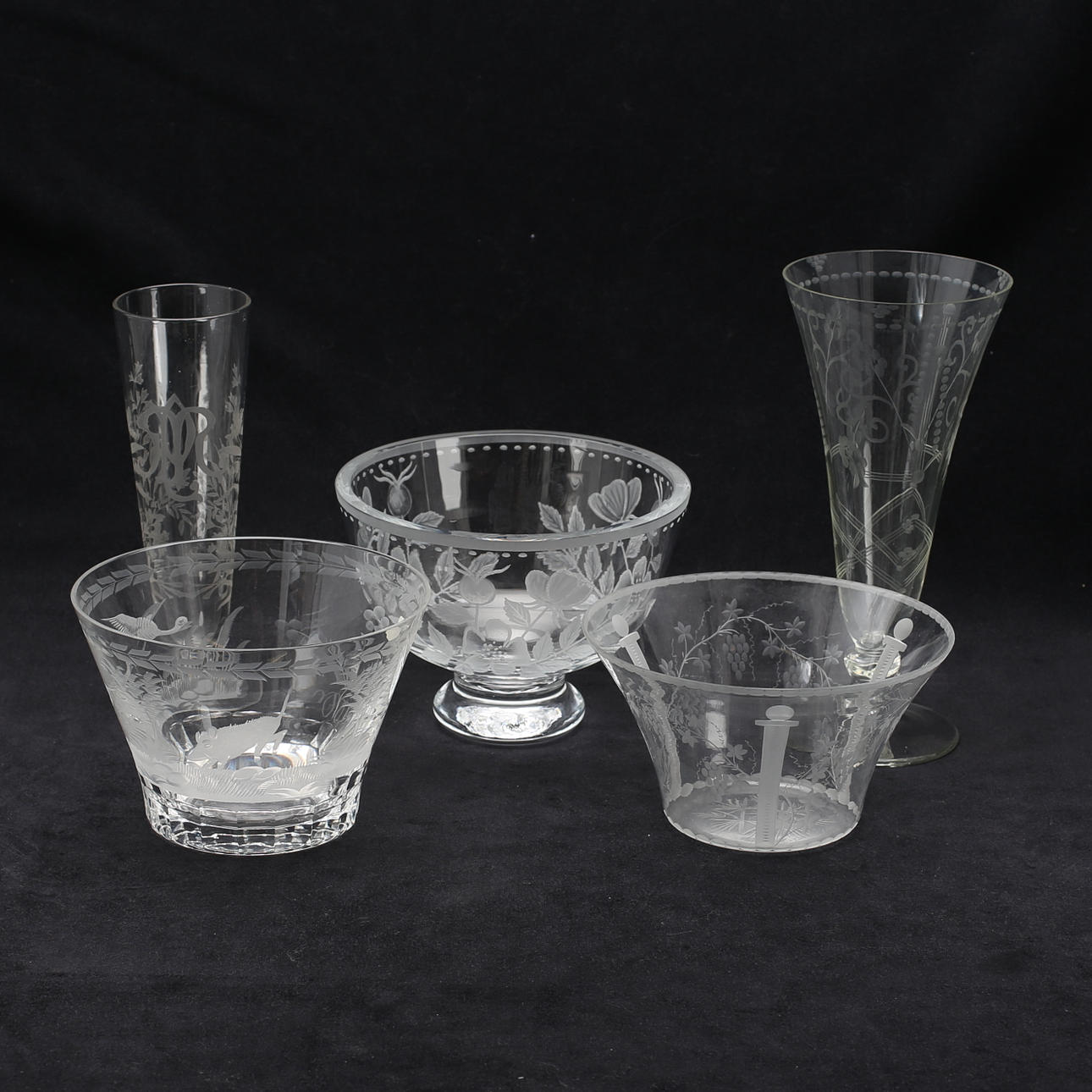 SKÅLAR och VASER, 5 delar, slipat glas.