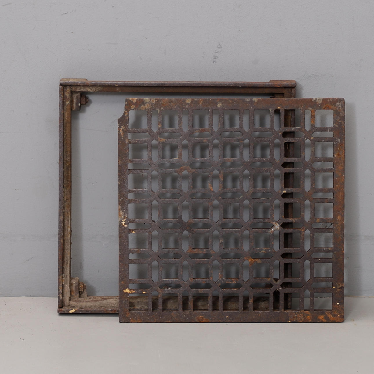 BRUNNSGALLER, Gjutjärn, 1900-tal.