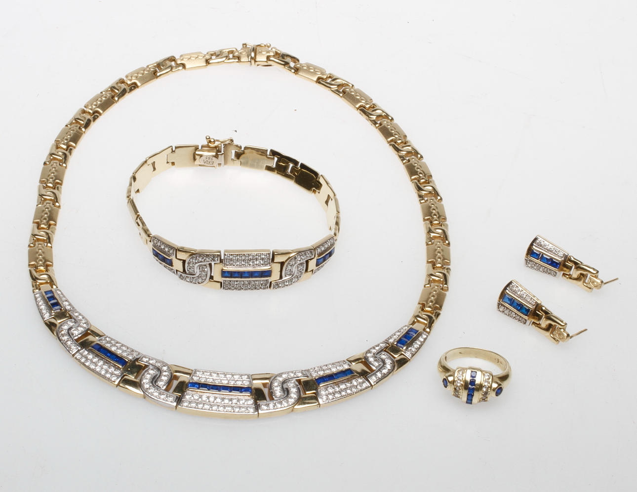 SMYCKESET, 14k guld, vikt ca 73,7 gr.