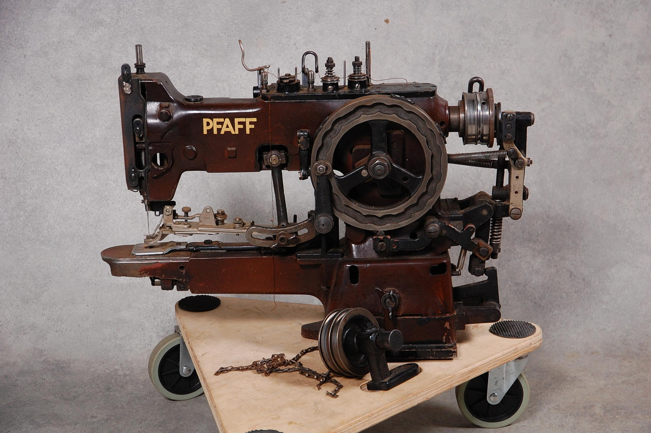 SYMASKIN, knappmaskin Pfaff 3300-1.