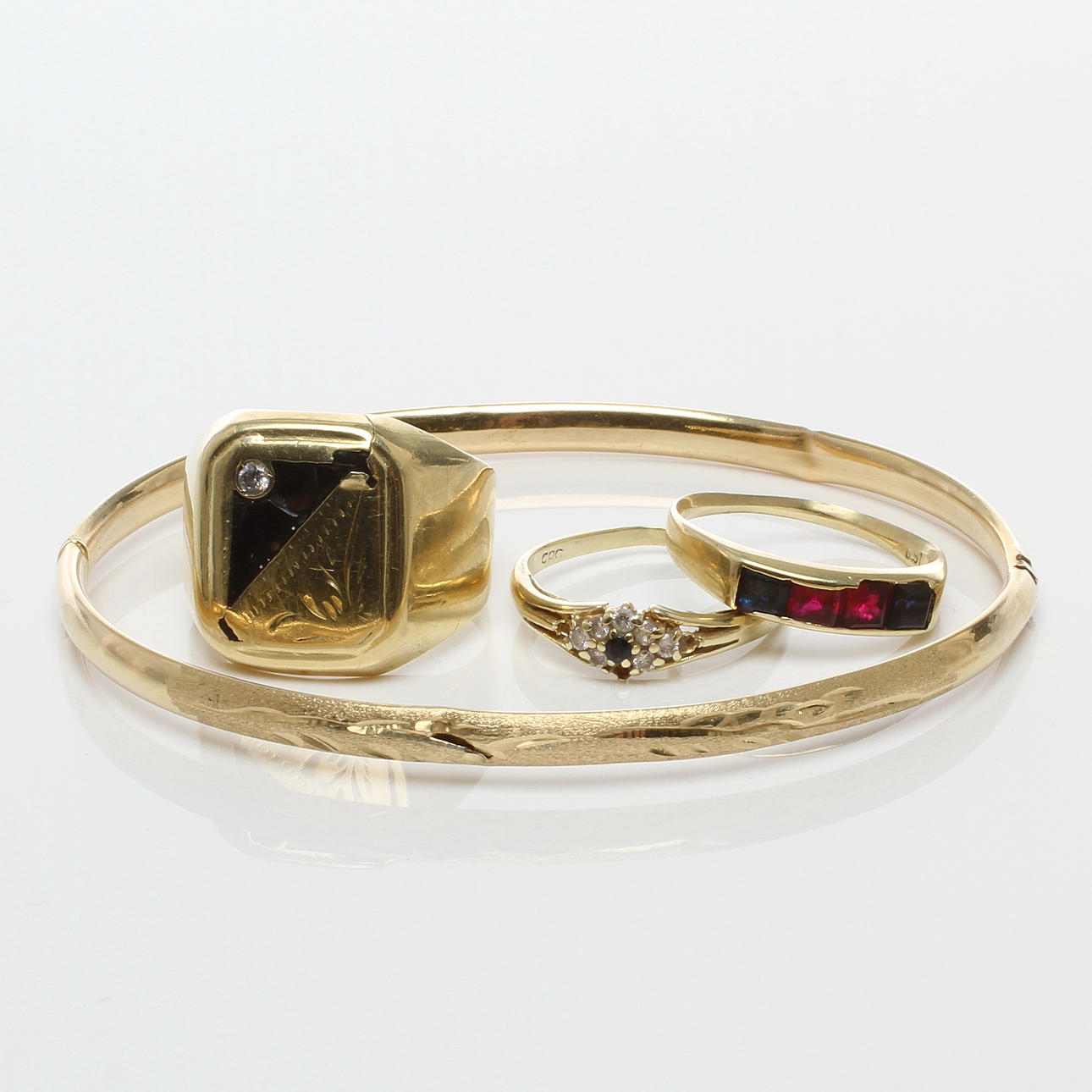 ARMBAND samt RINGAR 3 st, 14k guld, 1900-tal.