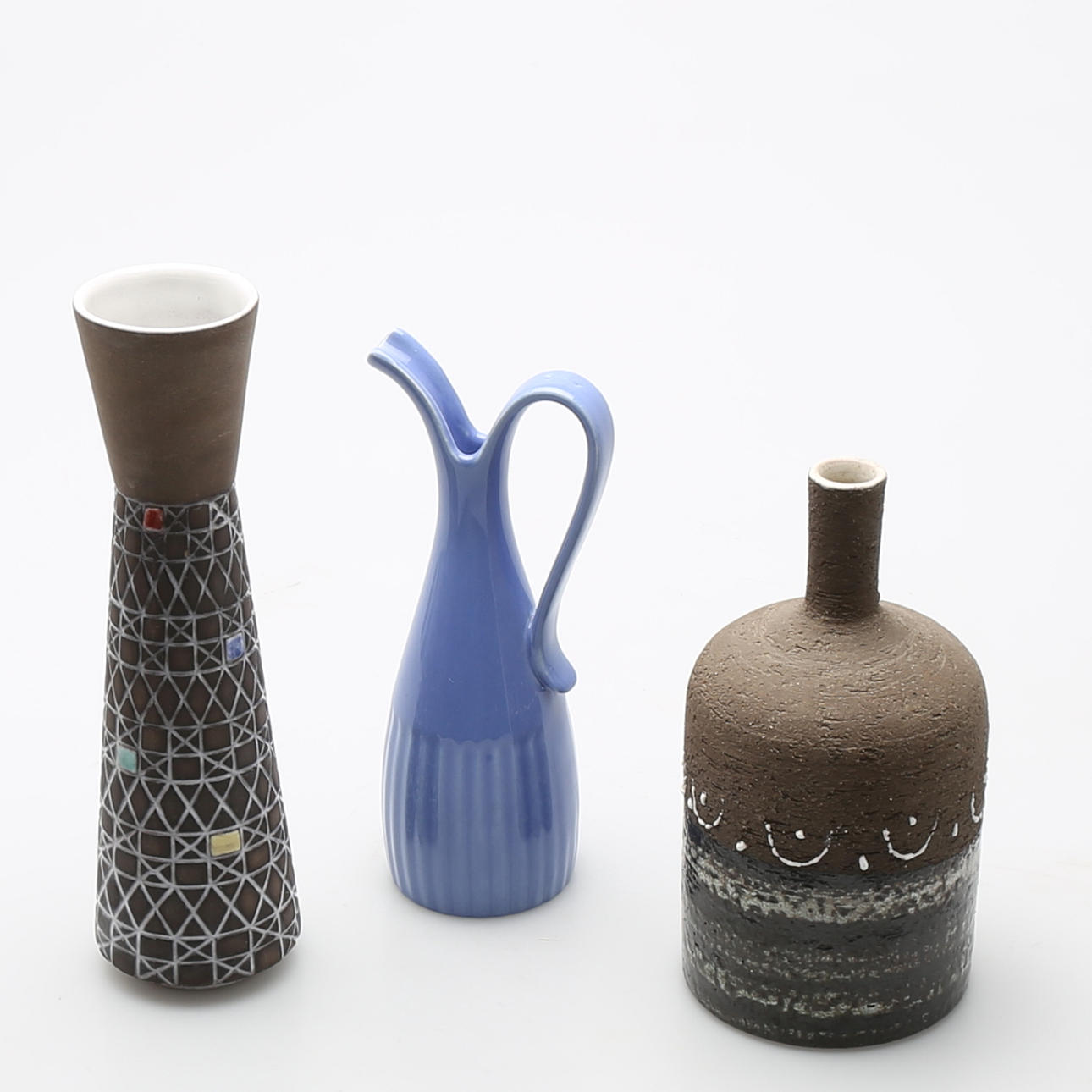 VASER och kanna, porslin och keramik, bl a Nittsjö och Ekeby.