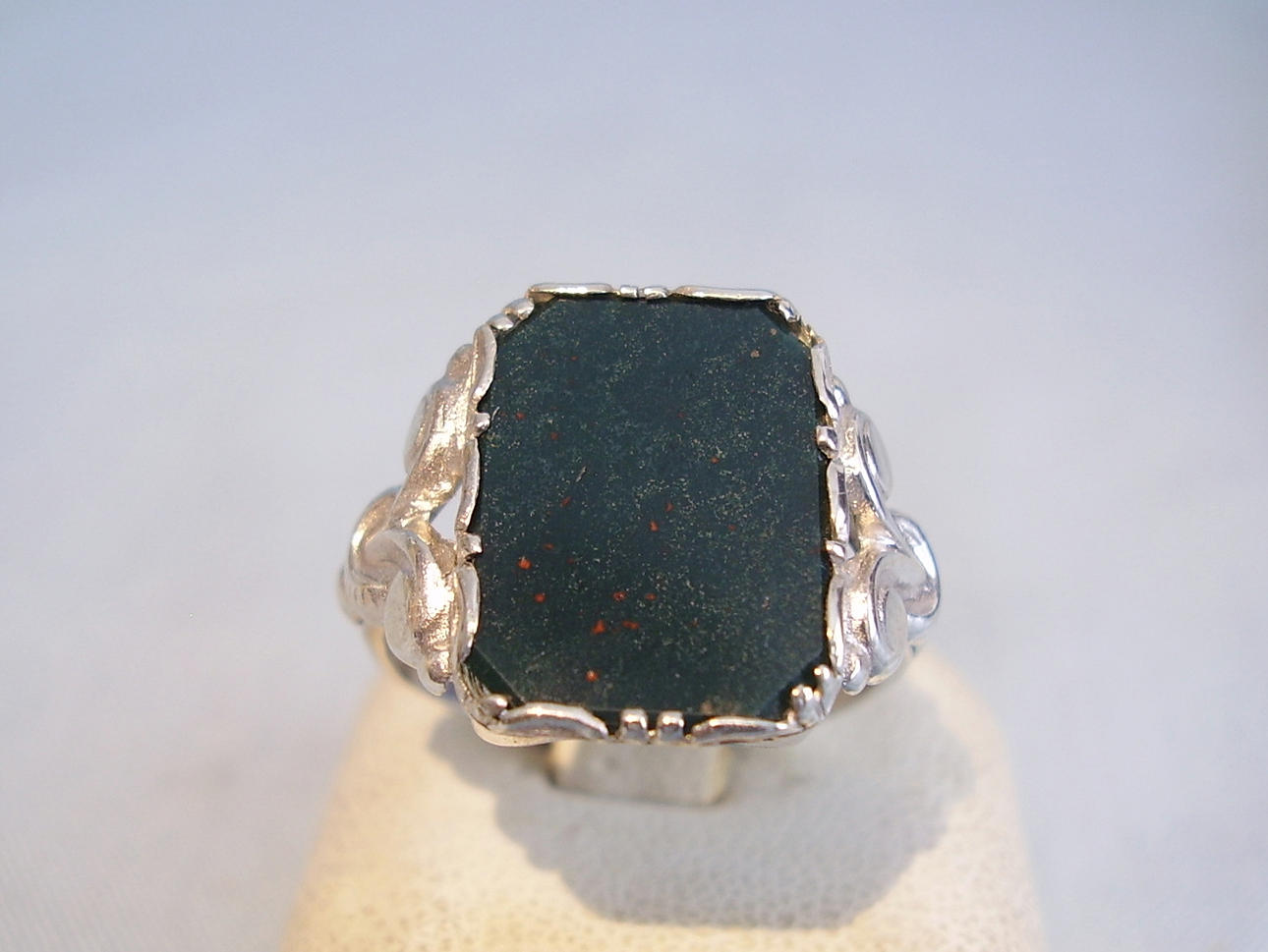 ART DECO SILVERRING MED BLOD JASPIS silver 935.