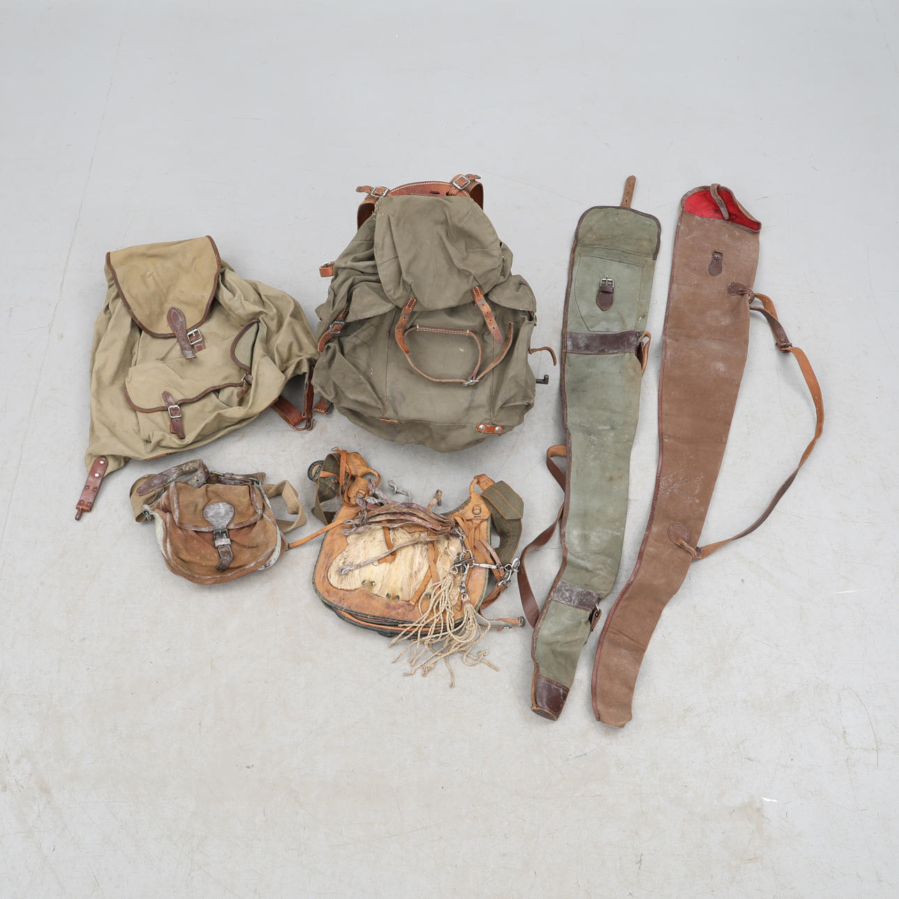 VÄSKOR, RYGGSÄCKAR, GEVÄRSHÖLSTER.