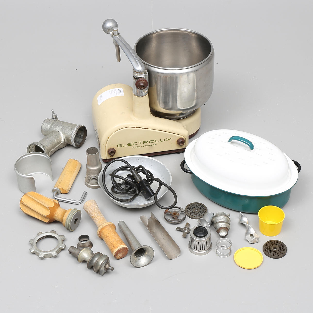 HUSHÅLLSASSISTENT och GRYTA, Electrolux, Kockums.