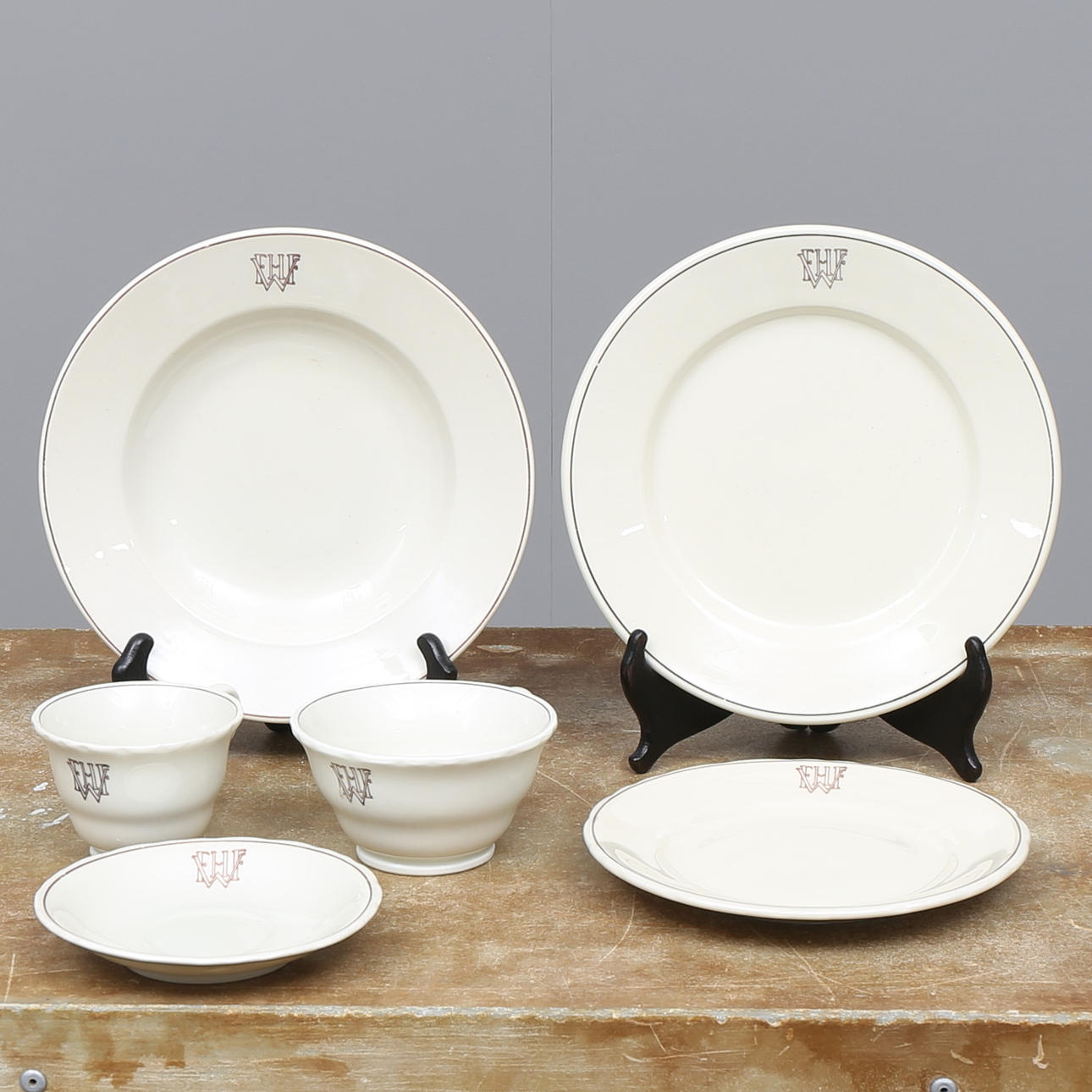 SERVISDELAR, 163 st, märkta med Fabriks-och Hantverksföreningens logotyp, Karlskrona.