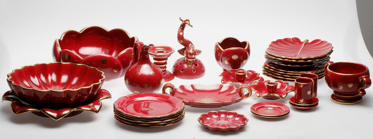 PORSLINSFÖREMÅL, 30 delar, "Rubin", Arthur Percy, Gefle.