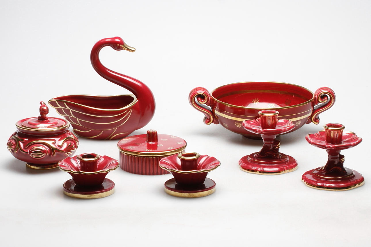 PORSLINSFÖREMÅL, 8 delar, "Rubin", Arthur Percy, Gefle.