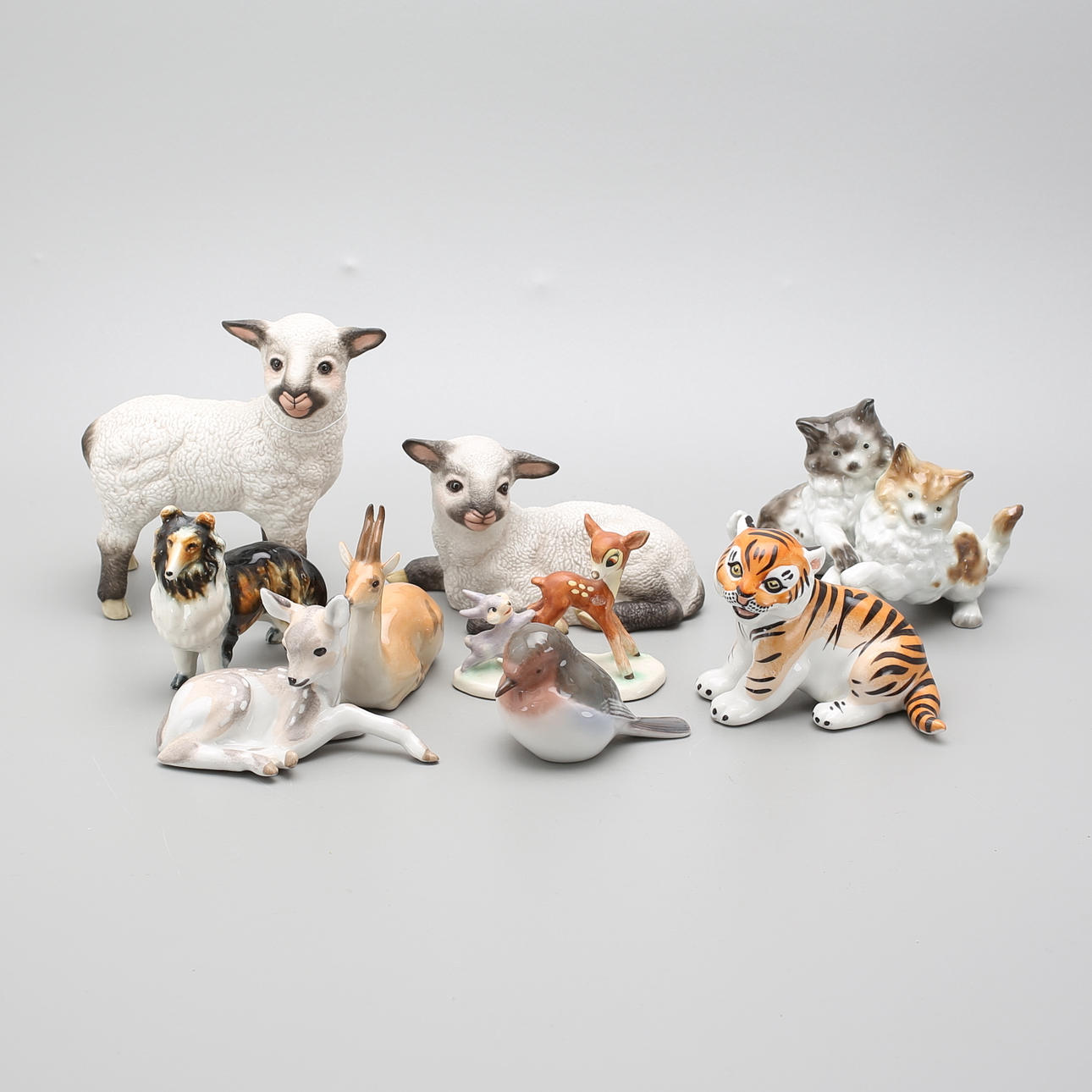 FIGURINER, 9 st, porslin, bl.a, USA, Ryssland.