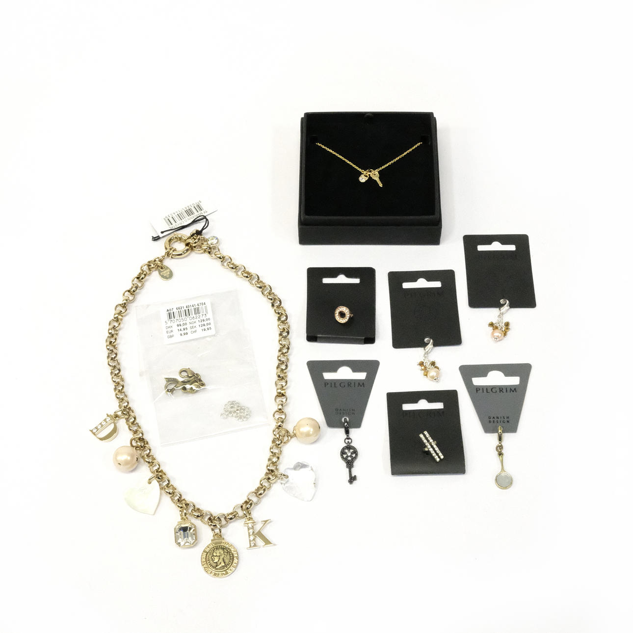 BIJOUTERIER BL.A. PILGRIM OCH KARL LAGERFELDT.