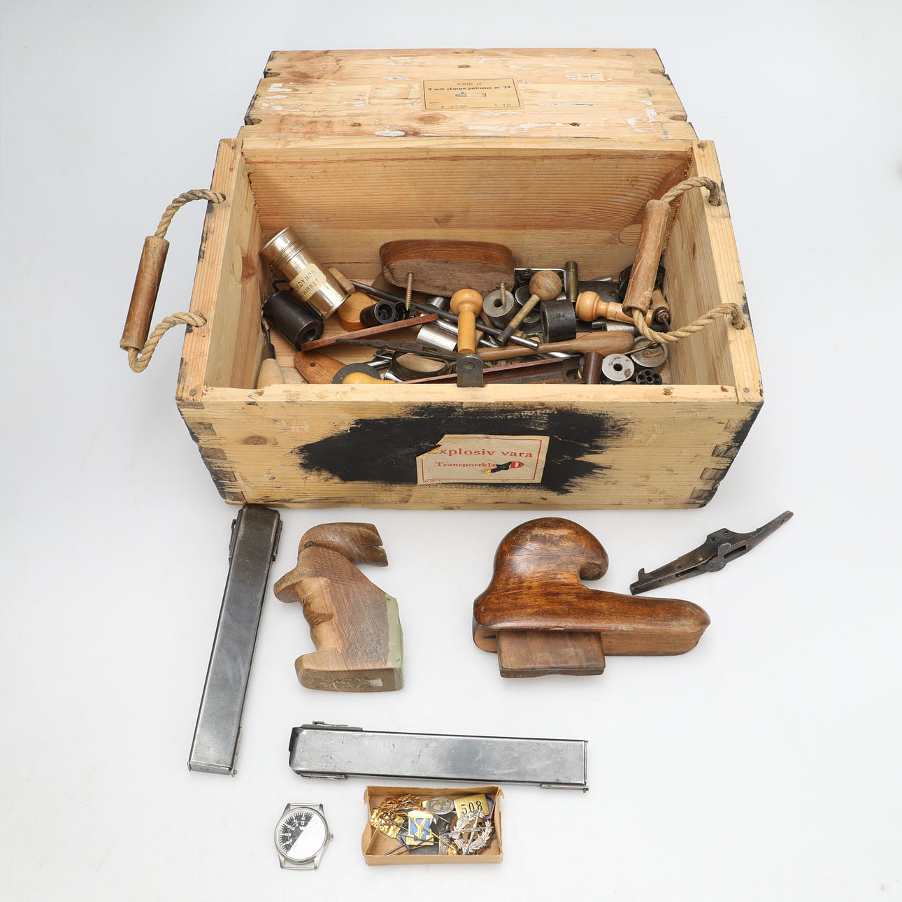 VÅBENPLEJE OG VÅBENREPARATION.