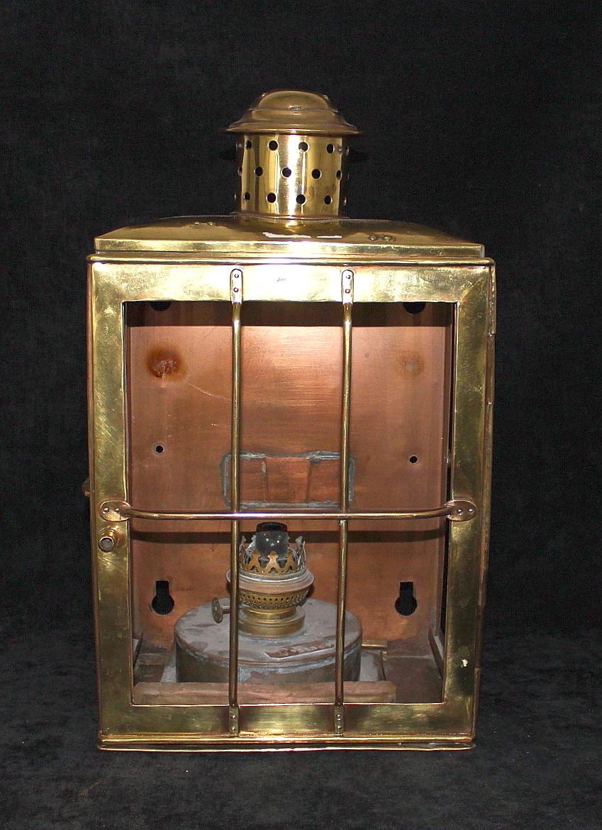 KAPTENSLYKTA, metall.