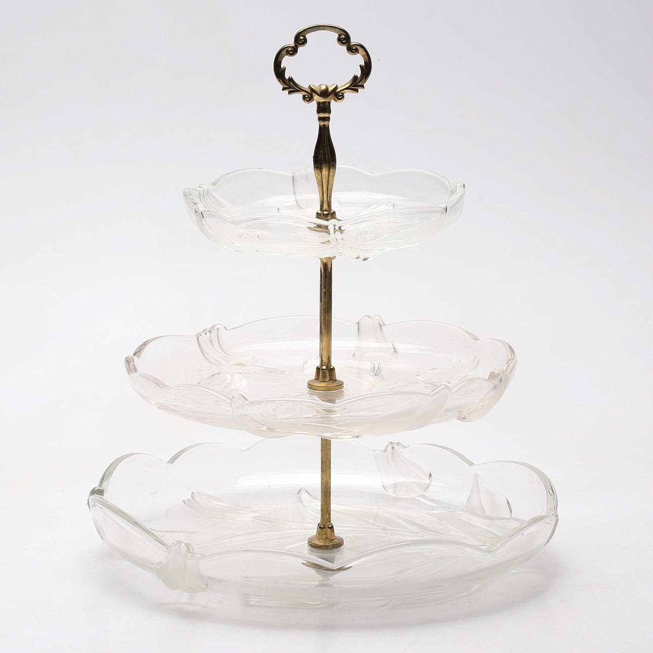 KAKFAT, 3 våningar, glas och metall.