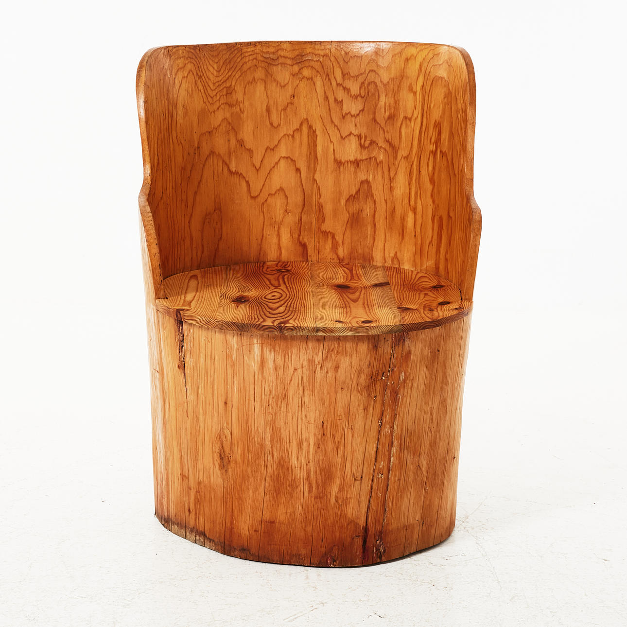 A 20th century pine wood cubbestool/ STABBESTOL.