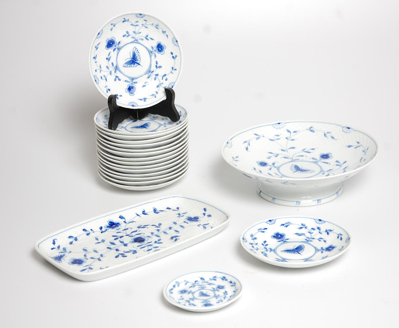 PORSLIN, 19 delar " Summerfugle ", Bing & Gröndahl.